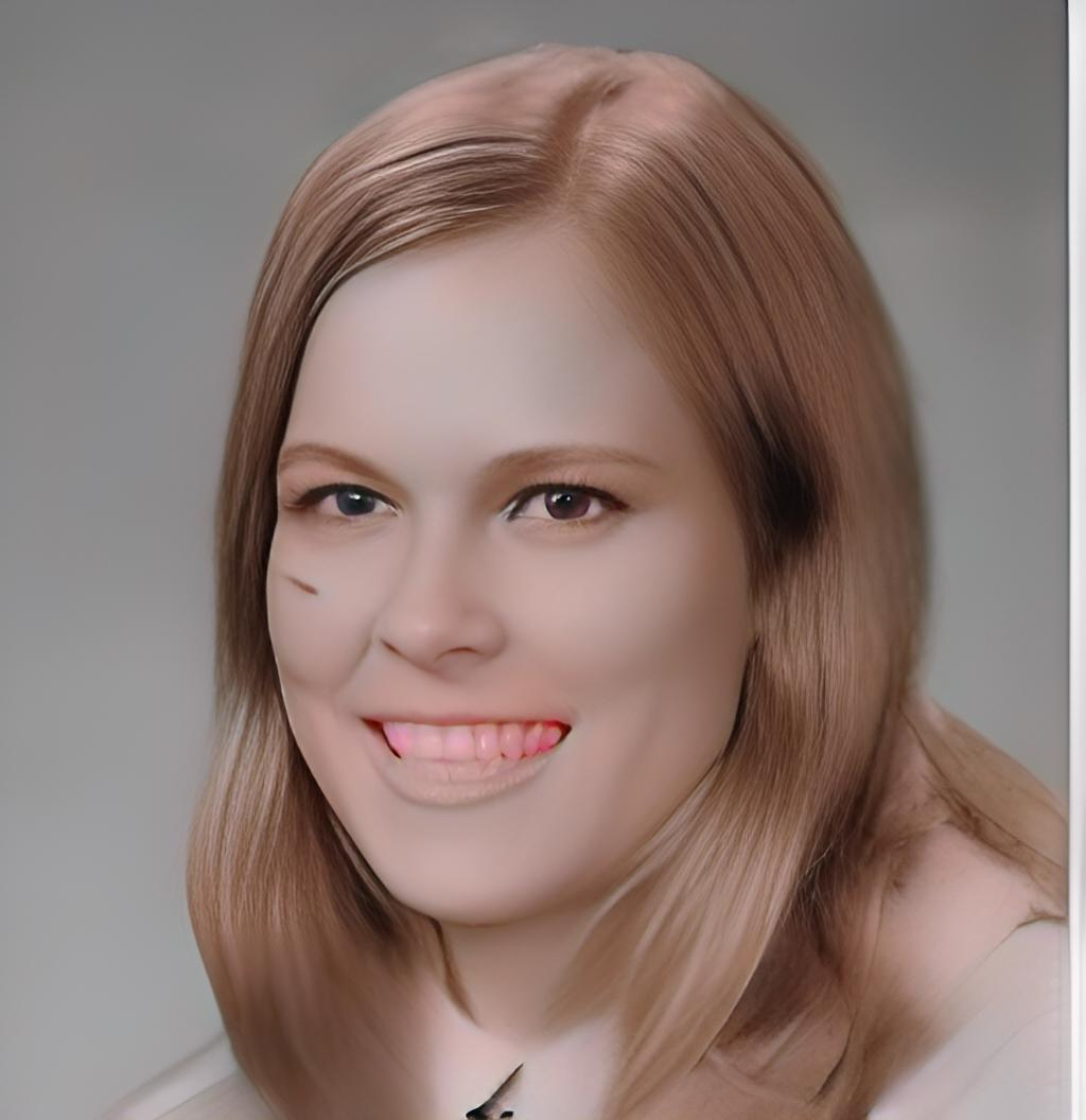 Deanna  Lynch
