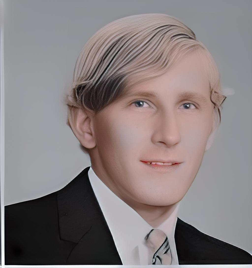 Steven  Crow