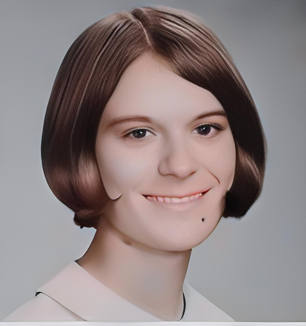Ester  Freeman